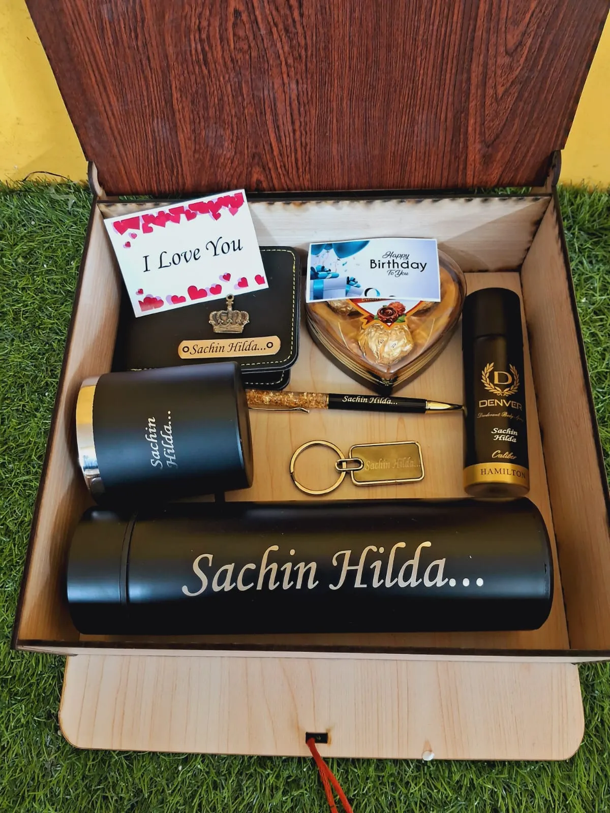 Customised birthday hamper